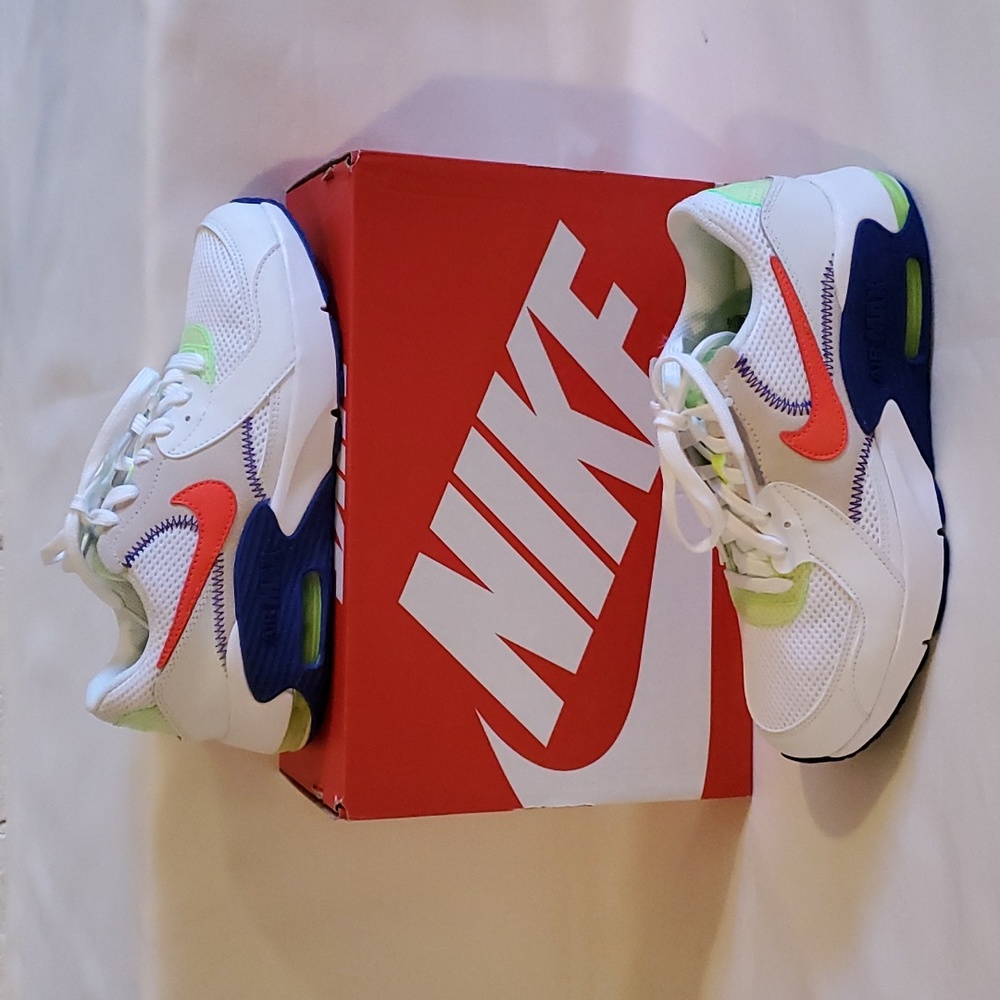 NIB Nike Air Max Excee Amd (GS) 5Y (Also fits Women's 6.5 or Men's 5) - Picture 1 of 7